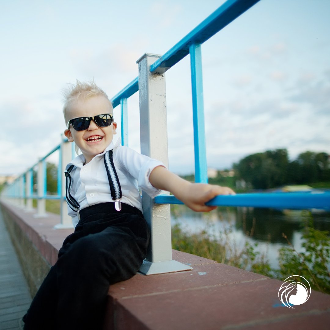 OrlandoPlastic's tweet image. Embracing the shades on National Sunglasses Day! 😎
Sunglasses not only add a touch of glamour to our outfits but also shield our eyes from harmful UV rays.
#nationalsunglassesday #eyefashion #protectyourpeepers