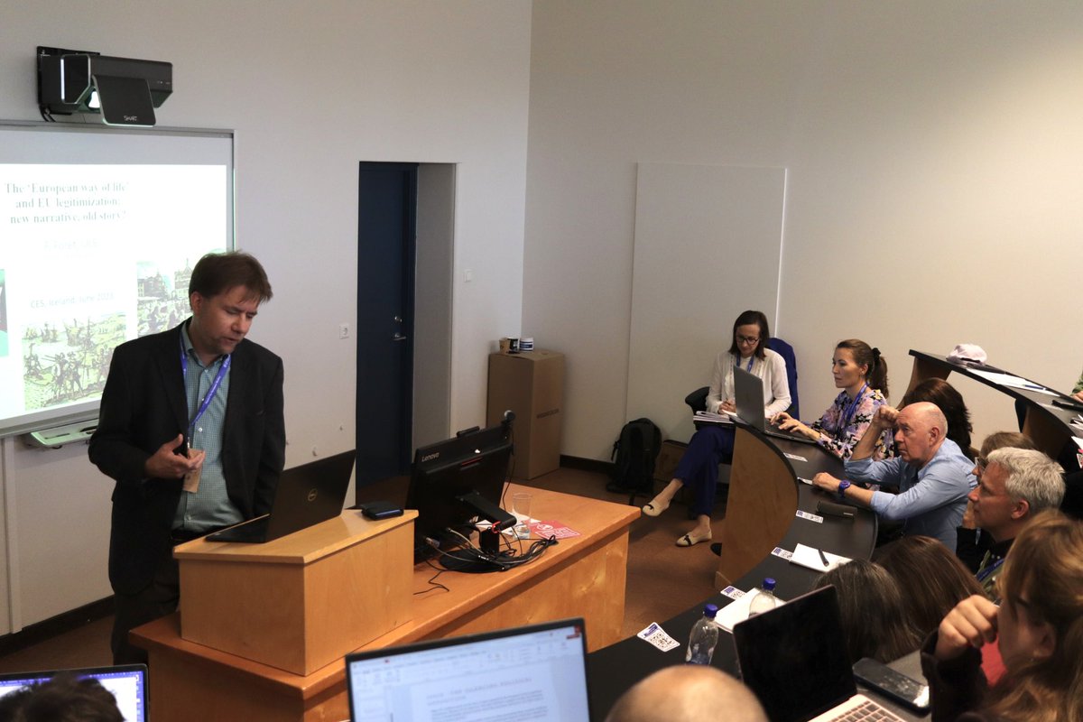 @RamonaComan1 @NathalieBrack @CES_Europe @MDeleixhe What are the narratives that build the European story? Prof. François Foret explores #EUNarratives in relation to #EUCulture #EUValues or even #EUidentity in his presentation @CES_Europe: “The ‘European way of life’ and EU legitimization:
new narrative, old story?”
