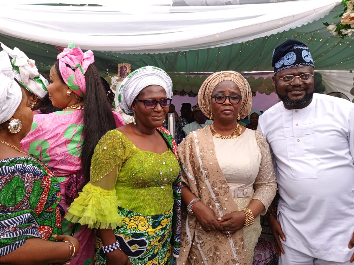 RolandFunwei's tweet photo. Official photograph of the Bayelsa Representatives at the Iyaloja General's Birthday and 10th remembrance of the mother of PBAT. https://t.co/SQlwKgTkRD