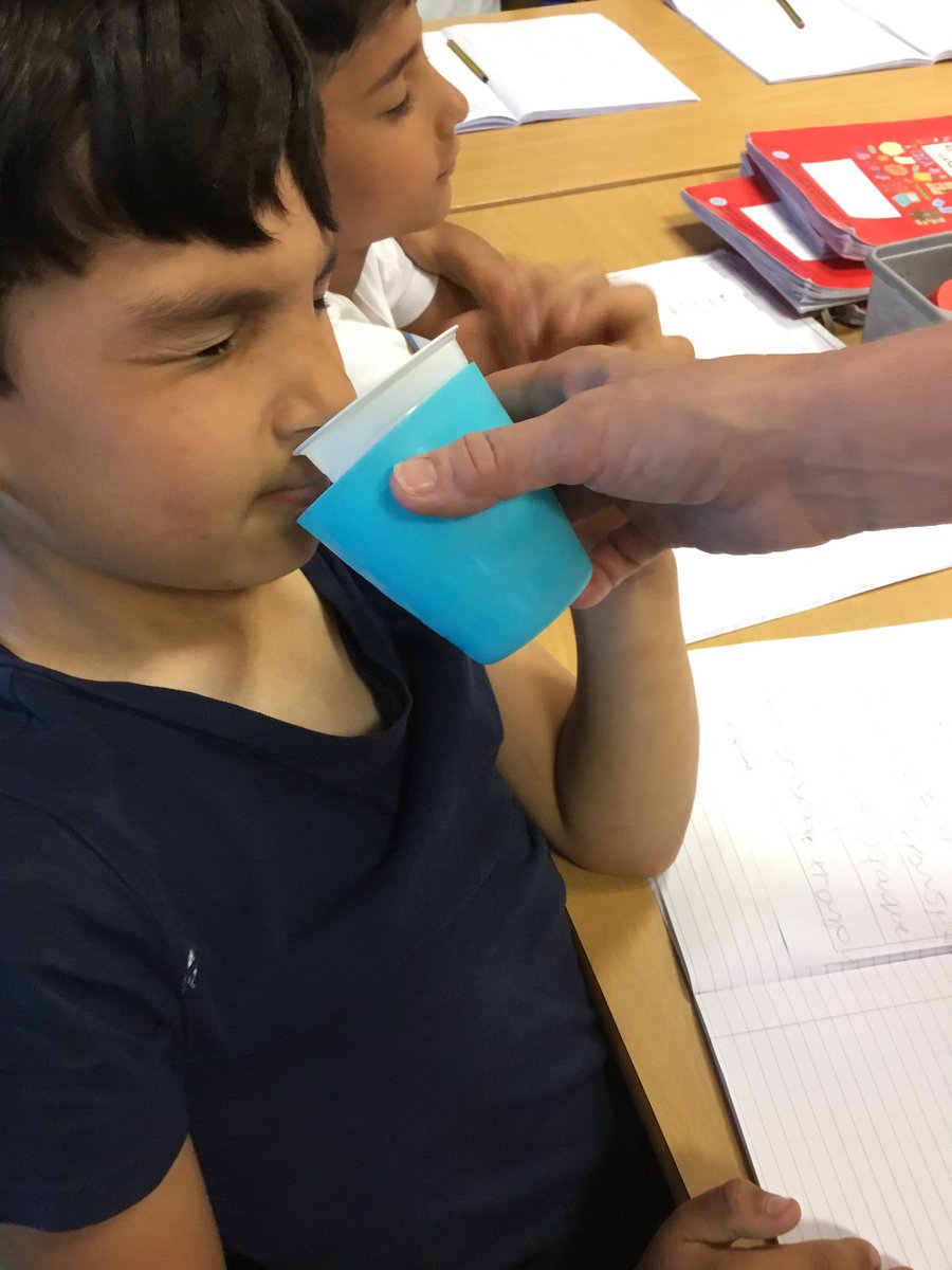 In science, Year 2 have been investigating their sense of smell. They had to smell a range of items before guessing what the smell could be. It was great to hear the children using their @voice21oracy skills to challenge and build upon each others ideas. #Article28 #Oracy