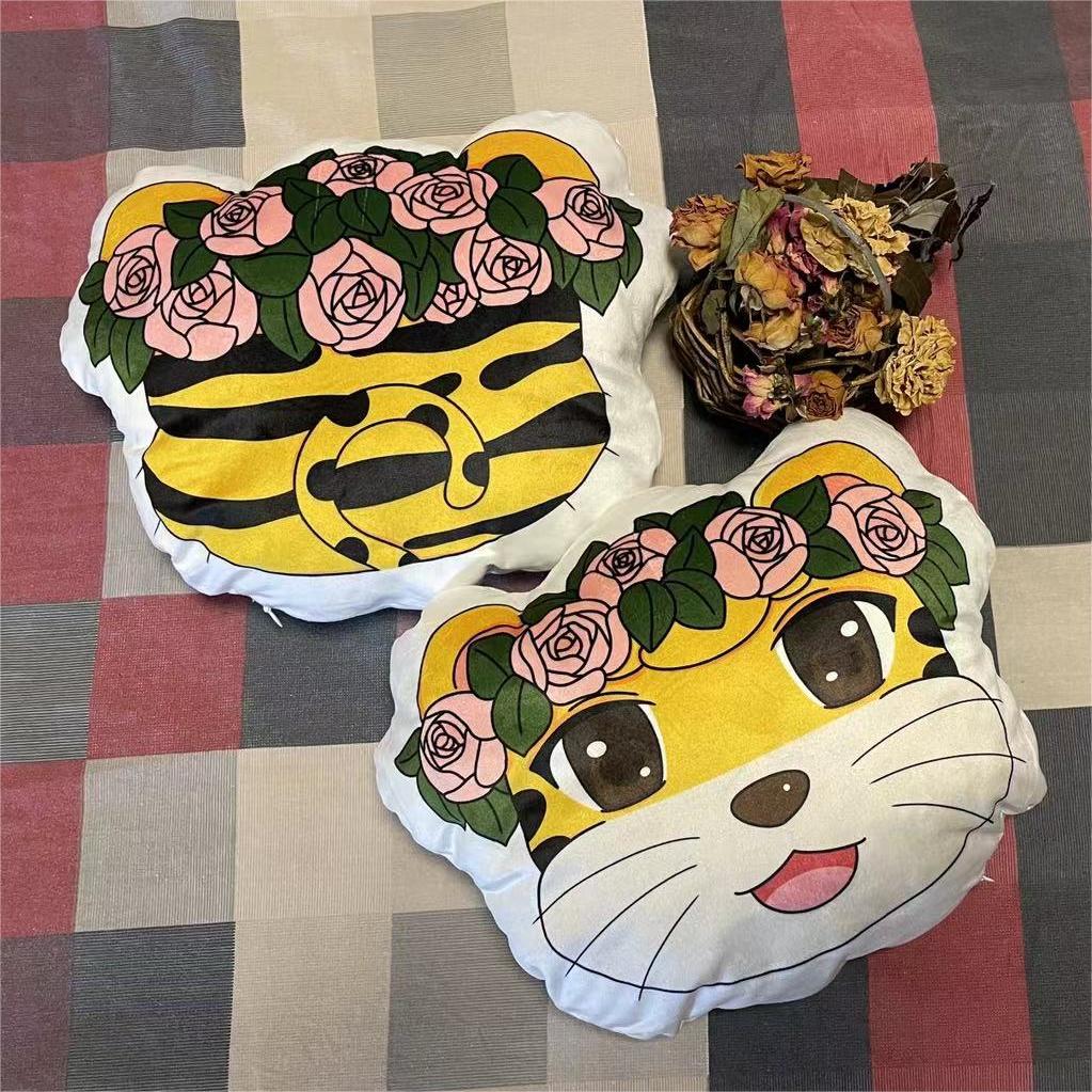 The shaped throw pillow with face and head back is so cute~~🐯 🐯 🐯 

Do you have simillar design to make into shaped pillows?

#throwpillows #throwpillow #shapedpillow #shapedpillows #custompillow #cushion #cushions #cushioncover #animeppillow #customcushion #cutepillow