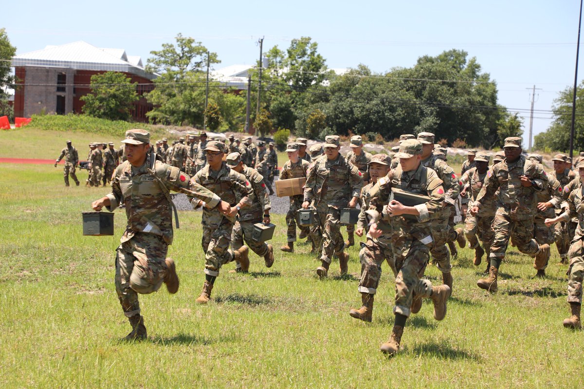 fortjackson's tweet image. #TrainingTuesday
We Make American Soldiers. Here is a quick look at U.S. Army #BasicCombatTraining from across the different Battalions on #FortJackson!
#MeetYourArmy #KnowYourMil #MilitaryFamilies #VictoryStartsHere #Army2030