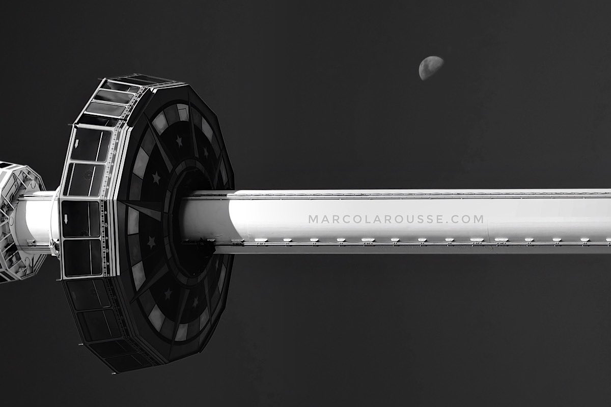 Me and my camera went into space tonight 😎

#Photography #noComposit