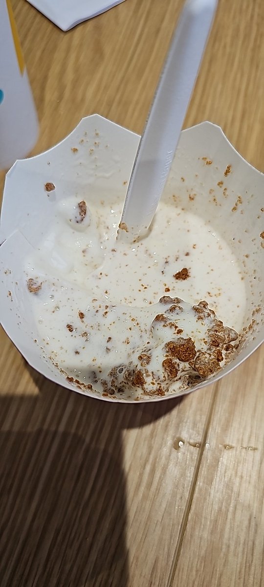 Lilo_n_stitch_'s tweet photo. @McDonaldsUK where's the sauce on the lotus biscoff mcflurry! It's just crumbs 😕 https://t.co/nODmVPy1Q3