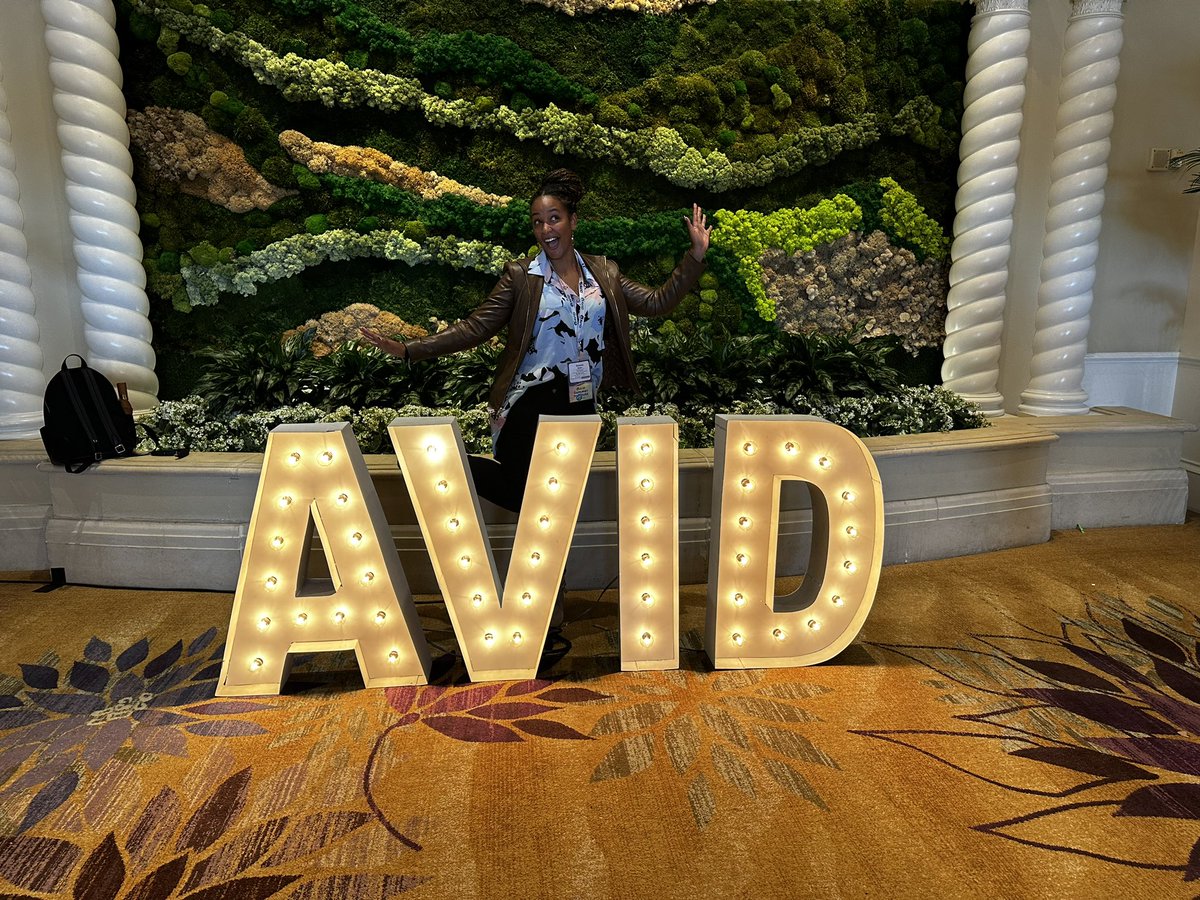 binder_miss's tweet photo. One of my first AVID conferences! first year teaching as well!!! So excited!🤩 #Dentmiddle #AVIDSI2023 #AVID https://t.co/Ib99oXKC6p