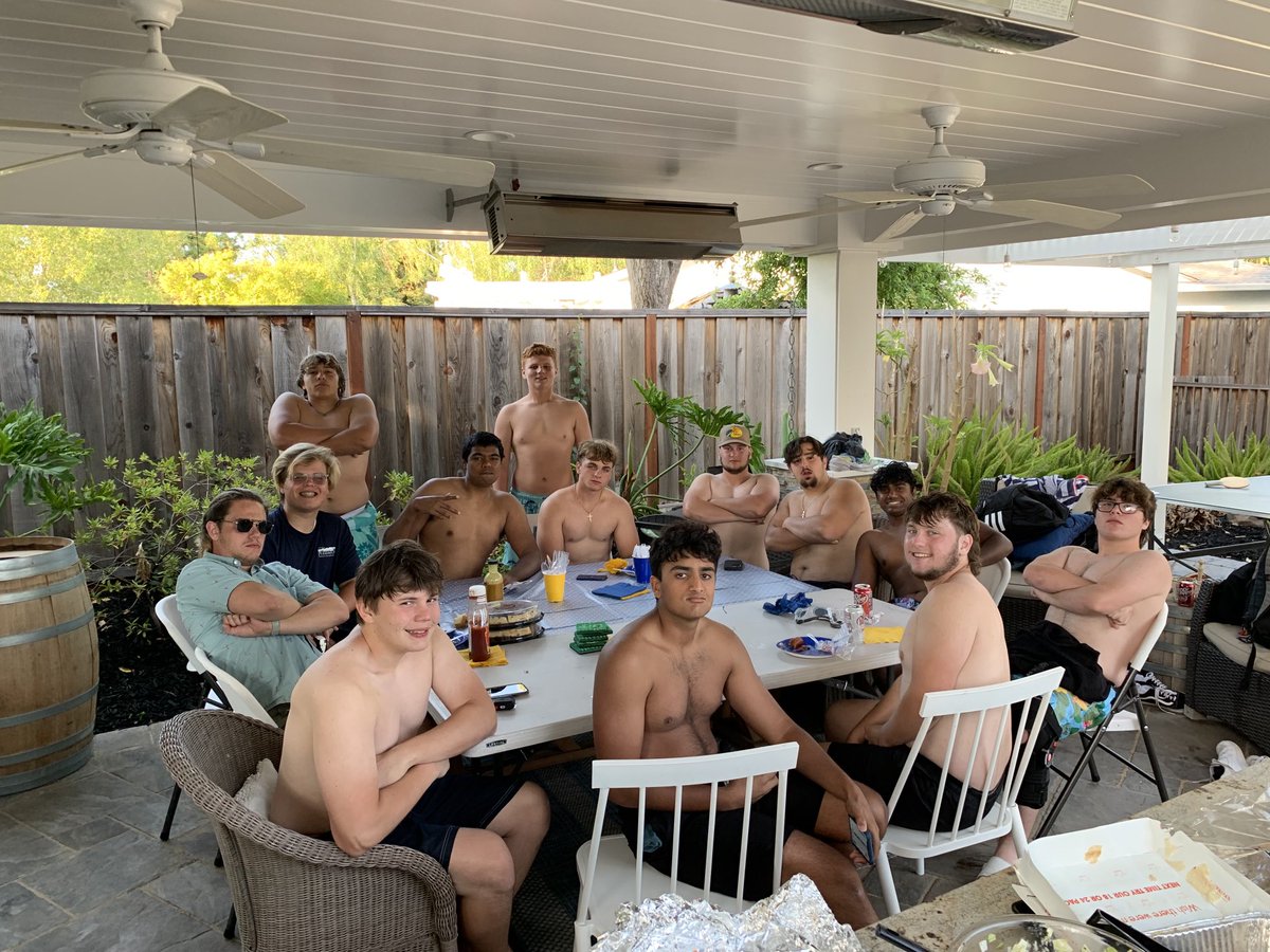Had a great time hosting the OL/DL last night. We feasted on pulled pork, chicken, and sausages, and had to finish with ice cream sandwiches. Great group of young men. Big thanks to coach Cutone for leading the charge. #BAMandBATTLE <a href="/westcoastpreps/">az Hoops</a> ⁦<a href="/fhsfalconath/">FHS Falcon Athletics</a>⁩