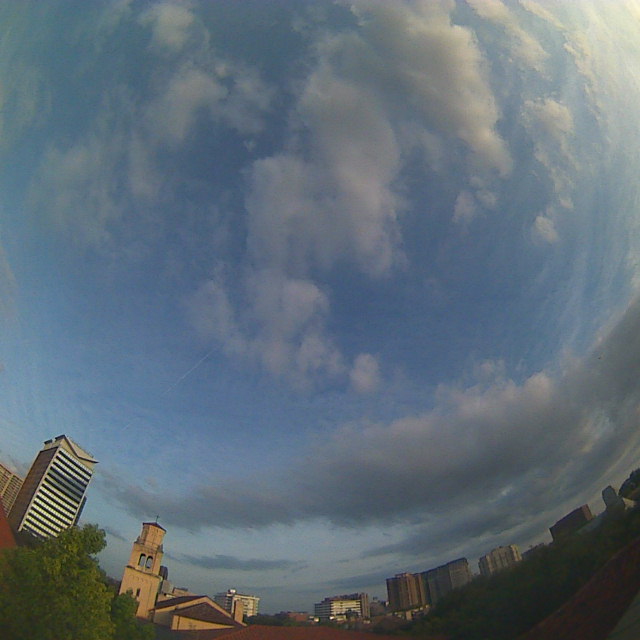 DallasTexasWX's tweet photo. It's 101F in #Dallas with cloudy skies &amp; winds at S13.8mph https://t.co/uv0Yc7wUjT https://t.co/uu6hd1PzDb