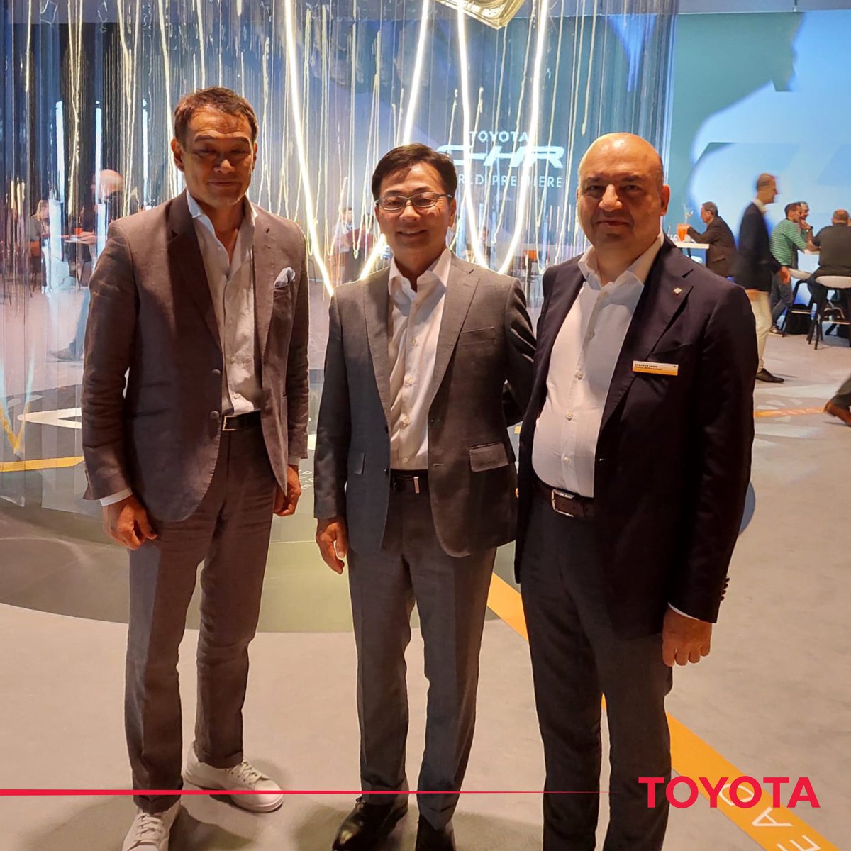 Hamburg’da dünya lansmanı gerçekleşen Türkiye’de üretilen ilk PHEV model yeni Toyota C-HR ile Toyota’nın Avrupa’da şarj edilebilir hibrit otomobil üreten ilk fabrikası olacağız.
#ToyotaOtomotivSanayiTürkiye #CHR #ToyotaCHR