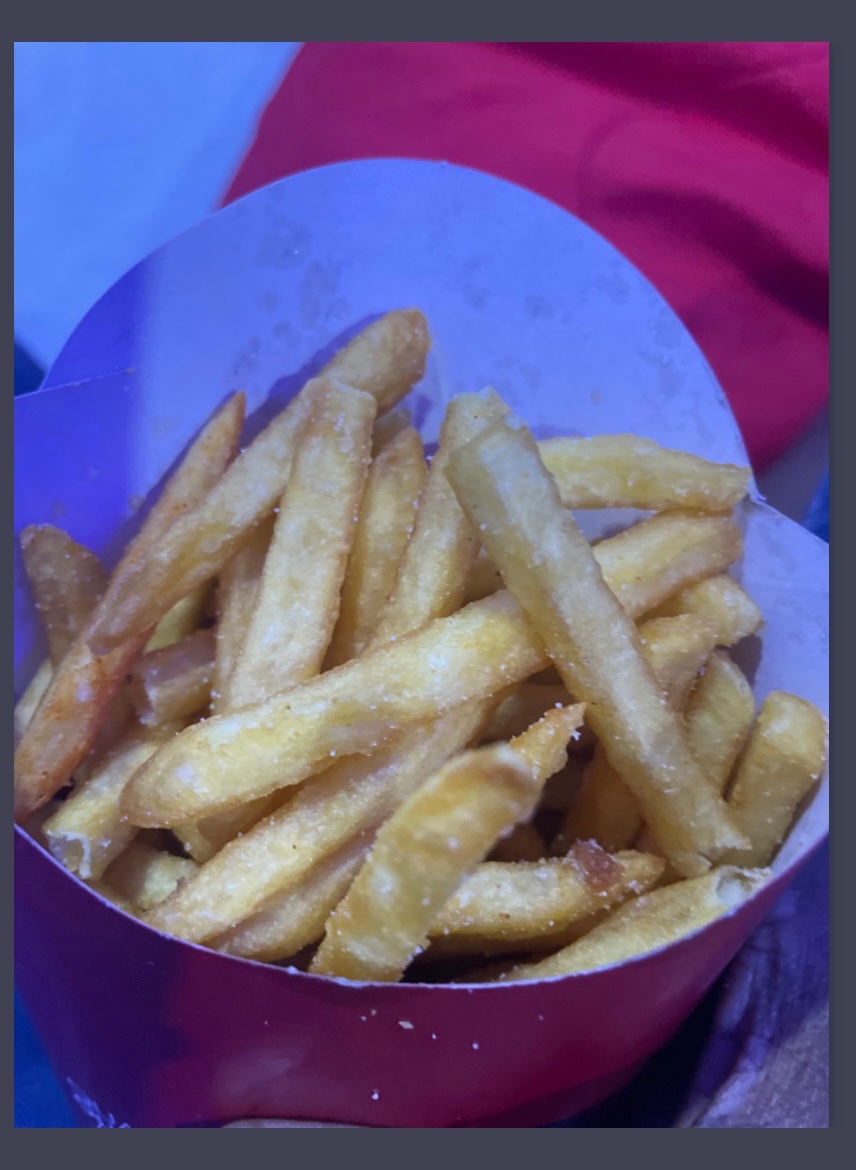 Ind87's tweet photo. @wendys_india  ordered first time via Swiggy. Received small fries instead of large fries that we ordered. No contact number on google and as well as on Swiggy. Worst ordering experience. Although liked your burger. https://t.co/jMPw6ix3ac