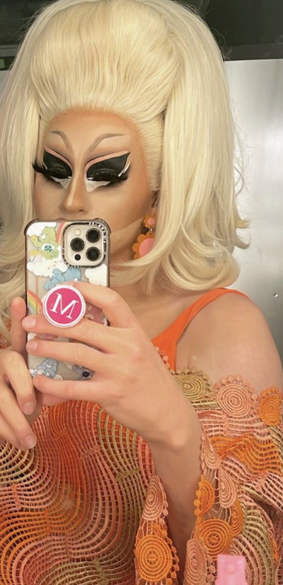 the m for mattel pop socket 🥲