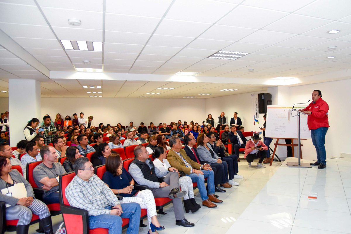 agua_edomex's tweet photo. La #CAEM dio inicio a los trabajos del Programa de Fortalecimiento de Capacidades 2023 en #Tlalnepantla. En coordinación con la @conagua_mx, se impartirán cursos de formación y actualización sobre temas del sector a más de 10 organismos operadores del Valle de México. https://t.co/uEQRLWyqvz