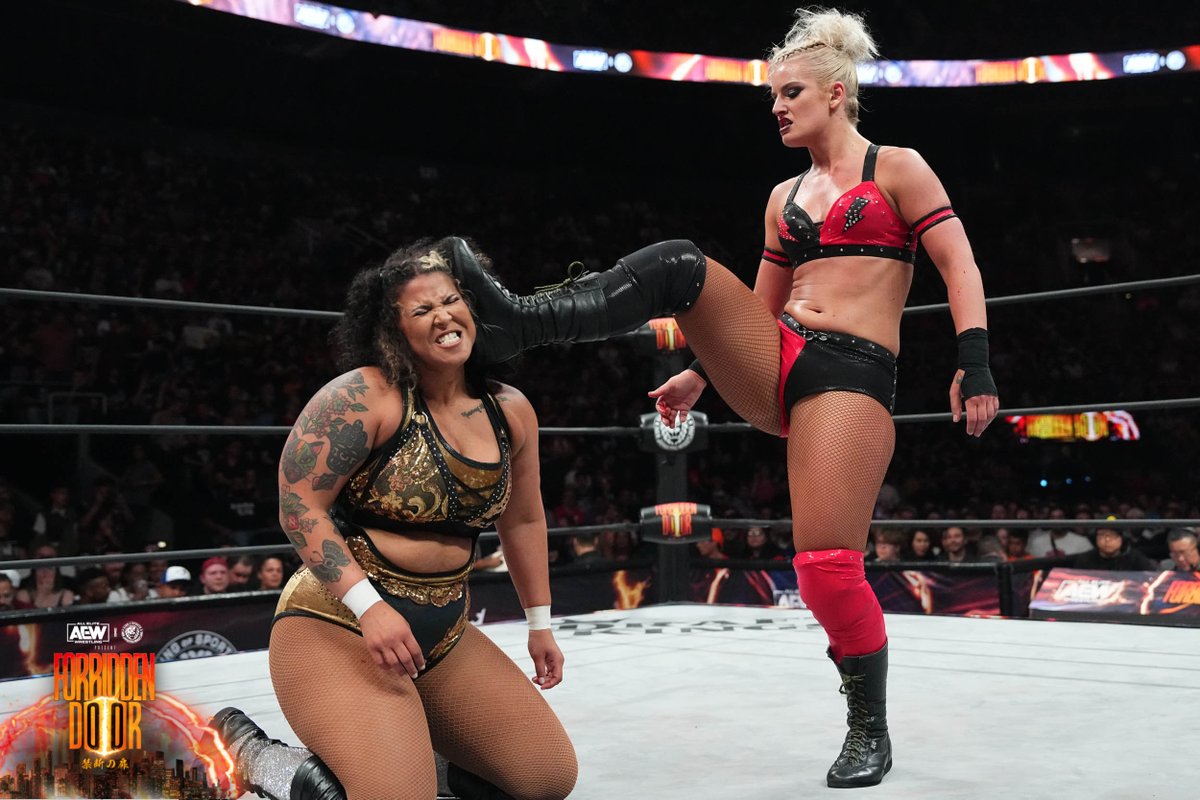 With the #AEW Women's World Championship on the line, #NJPWStrong Women's Champion @willowwrestles went to war with #TheOutcasts' #ToniStorm (c)!

Did you miss the #AEWxNJPW #ForbiddenDoor PPV? Order it right now!
🇺🇸: bit.ly/ForbiddenDoorBR
🌐: allelitewrestling.com/watch-forbidde…