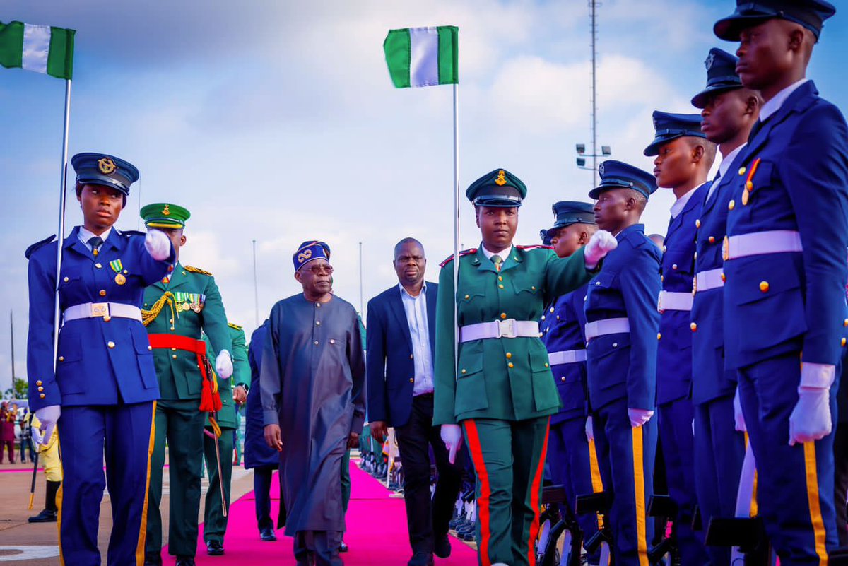 If you love Asiwaju RETWEET 🔥🔥🔥 and drop ur handle let's follow each other aggressively 🔥🙌