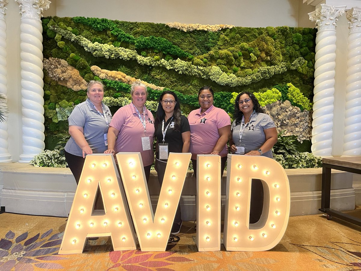#WeAreAVID #AVID4Possibility <a href="/SDOCElemEd/">SDOCElemEd</a> <a href="/sdocavid/">SDOC AVID</a> <a href="/AVID4College/">AVID</a> Pandas 🐼 are always rockin’ that AVID look!