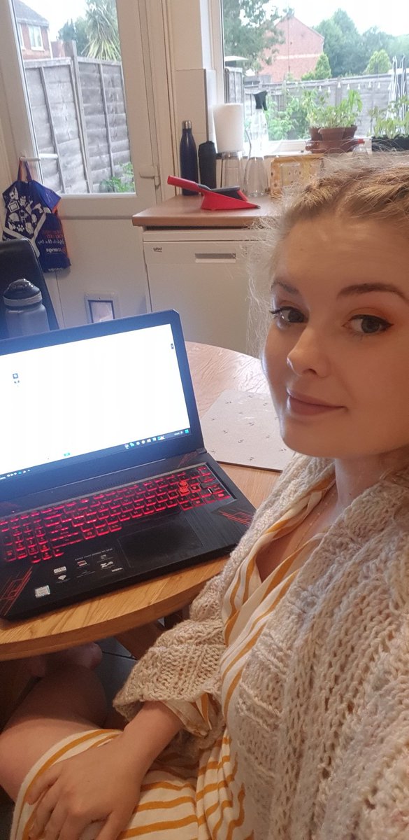 uoldancingnurse's tweet photo. Last assignment submitted ✅
Can't believe believe I've finished! Thankyou to everyone @LeicsNursing for the continued support, these last 4 years have been amazing 🥰 Only thing left to do is my hours and signoff 💪 #leicesternursing #finalyear #studentnurse #StN #WeStNs https://t.co/sUy3tcuCyB