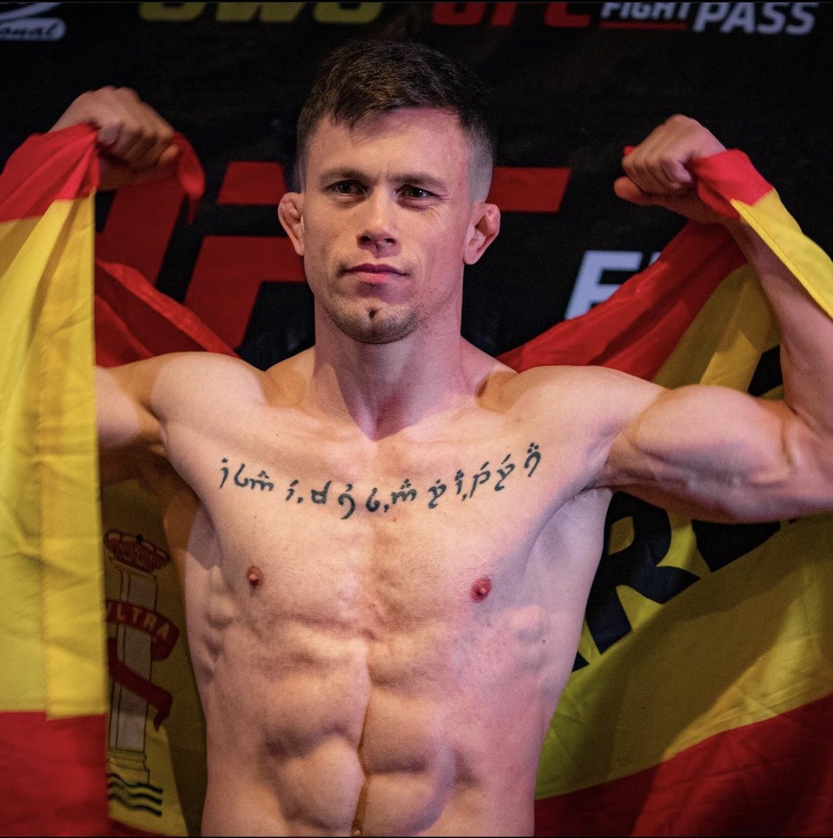 Espera espera… ¿Qué está pasando? 😱

¡¡Un nuevo español en UFC!!

El striker más agresivo que nunca ha visto UFC acaba de llegar y se llama <a href="/DanielBarez/">Daniel Barez Martinez</a> 

Enhorabuena <a href="/Titinfight4life/">Jose Luis Zapater</a> y equipo 

#Ufc #Mma #Valencia #DanielBarez #DaniBarez #UFCLondon #ufcSpain