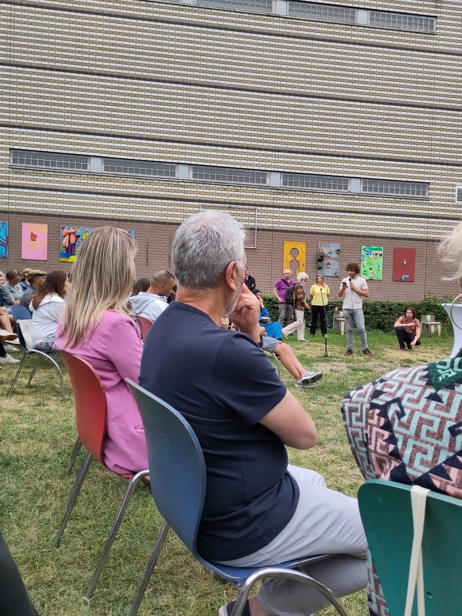 Bij de wijkraadsvergadering over Kinderparadijs Meidoorn met veel verhalen over hoe waarde- en liefdevol het Kinderparadijs voor oa kinderen, ouders en medewerkers wel niet is. De oproep is duidelijk en daar moeten we voor gaan: het Kinderparadijs moet blijven! <a href="/groenlinksrdam/">GroenLinks Rotterdam</a>