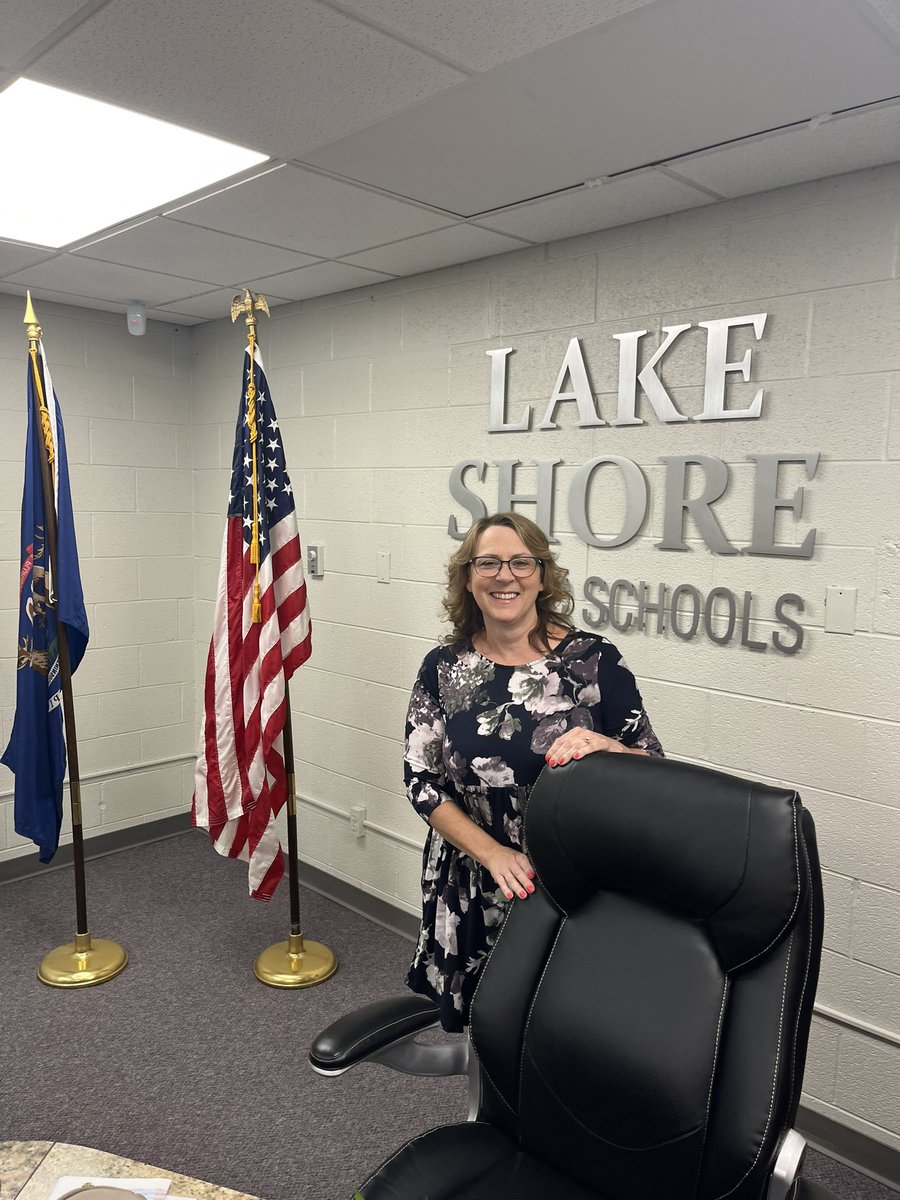 Thank you to Mrs. Sharon Bartl, Lake Shore Alum, Parent, Board Trustee, Vice President and President.  After 18 years of dedicated service to the Lake Shore Board of Education Mrs. Bartl wrapped up her tenure last night.  Once a Shorian, Always a Shorian!