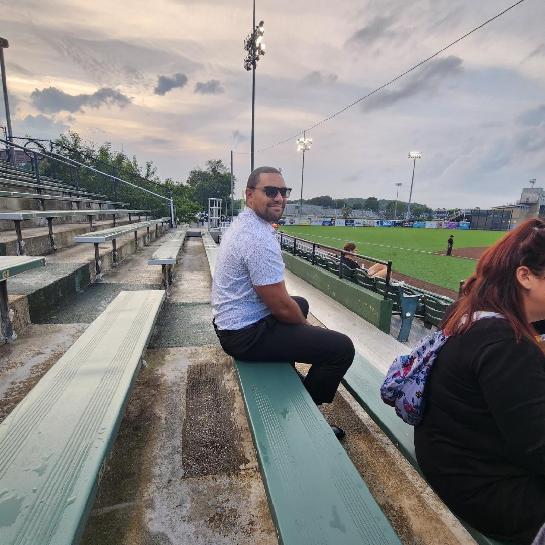 Do u love baseball as much as we do? Metro employees joined #NavsNation for a game at Fraser Field. We love supporting our community &amp; are looking forward to more #summerbaseball! Join us @ the #NECBL All-Star Game on 7/23!@NSNavigators #northshorema #lynnma #newenglandbaseball
