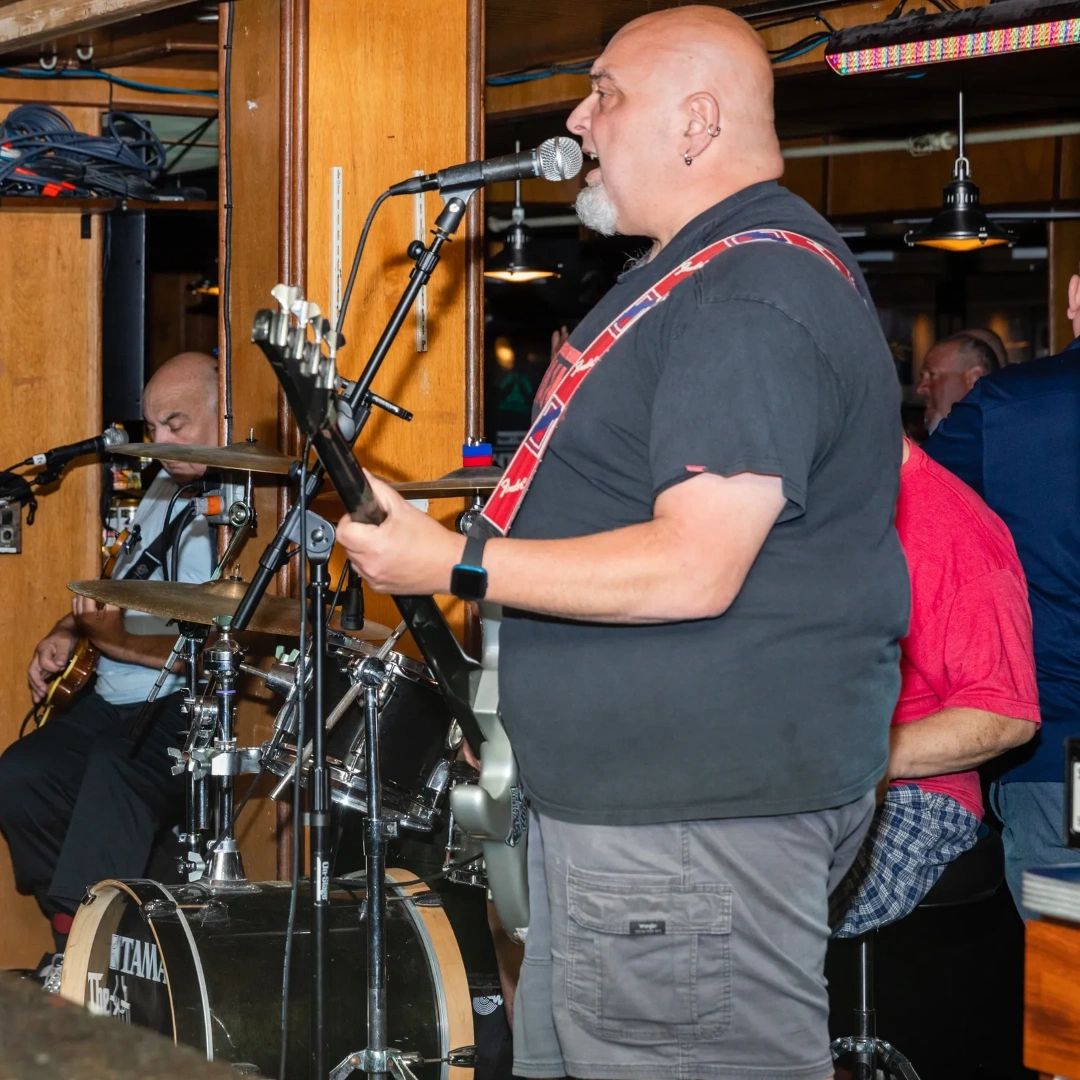 Don't miss out on our upcoming live music performances and DJ sets! Check out our website for the full schedule. 🎶🎤 #LiveMusic #OceanDriveNightclub