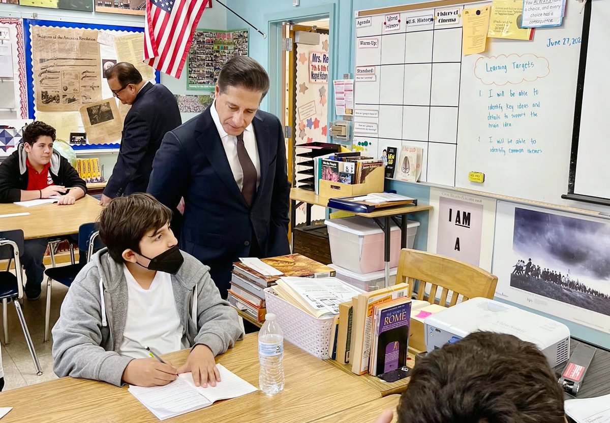 Alberto M. Carvalho (@lausdsup) on Twitter photo On Day 2 of <a href="/LASchools/">Los Angeles Unified</a>' Summer of Learning, students are showing up ready to learn with bright smiles. Thank you to our incredible teachers, principals and school employees providing excellent and engaging instruction to ensure our students succeed year-round. #IBelieveInLAUSD On Day 2 of <a href="/LASchools/">Los Angeles Unified</a>' Summer of Learning, students are showing up ready to learn with bright smiles. Thank you to our incredible teachers, principals and school employees providing excellent and engaging instruction to ensure our students succeed year-round. #IBelieveInLAUSD