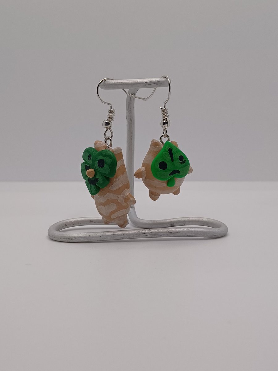 devthedull's tweet image. Yahaha! These custom korok earrings are finished!