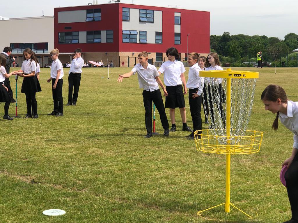SuthersSchool's tweet photo. Who’s interested in more #DiskGolf ?
We enjoyed having Tom in from @NSDCouncil last week. Year 7 students had a fantastic opportunity to take part in this new sport! We look forward to working on the Open Doors project in the near future - watch this space! 🥏#TheSuthersSchool https://t.co/yWhJNg10JI