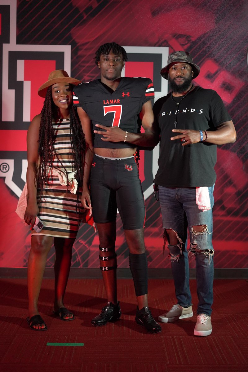 Jeremiah Freeman (@jeremiahh4x) on Twitter photo Great visit at Lamar!! Thank you for having me and my family
<a href="/CoachSpo_/">Andrew Sparano</a> <a href="/CoachGipson11/">Coach Gipson</a> <a href="/LamarFootball/">Lamar University Football</a> Great visit at Lamar!! Thank you for having me and my family
<a href="/CoachSpo_/">Andrew Sparano</a> <a href="/CoachGipson11/">Coach Gipson</a> <a href="/LamarFootball/">Lamar University Football</a>