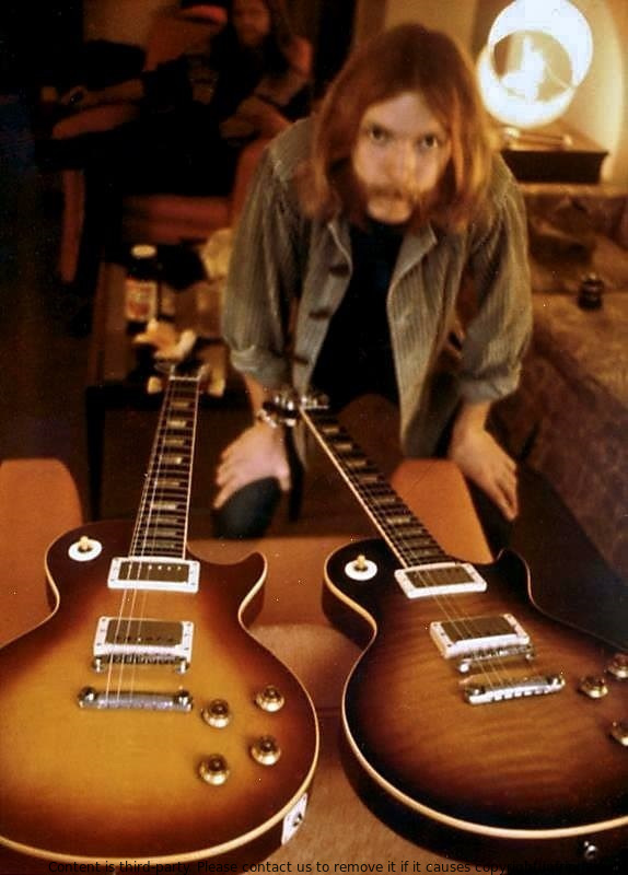 MBallard871792's tweet photo. When the Band of Brothers played at Fillmore East, they didn't just rock the stage, they rocked Duane's world with his new guitar. Speaking of rocking rewards, search my TEMU code <204383273> and get up to $20 in cash. #TEMU #BandofBrothers #GuitarGoals https://t.co/0kZupyUHiV