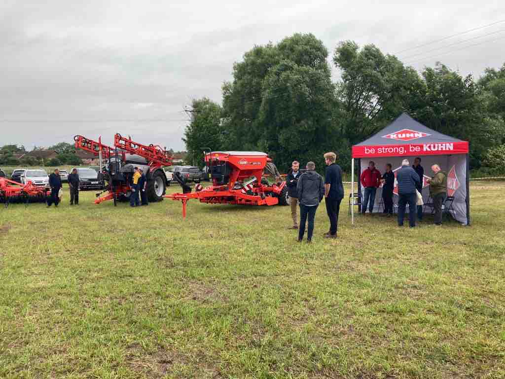 KUHN Farm Machinery tweet media