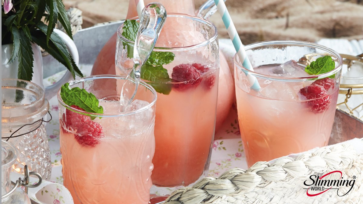 SWChineham's tweet image. Myth-busting Monday! Did you know that water doesn’t cause us to lose weight or help us burn fat better − both common misconceptions. Instead, it’s crucial for concentration, supports healthy digestion and is great for our skin – say hello to that summer glow 😊💧! #ChinehamSW