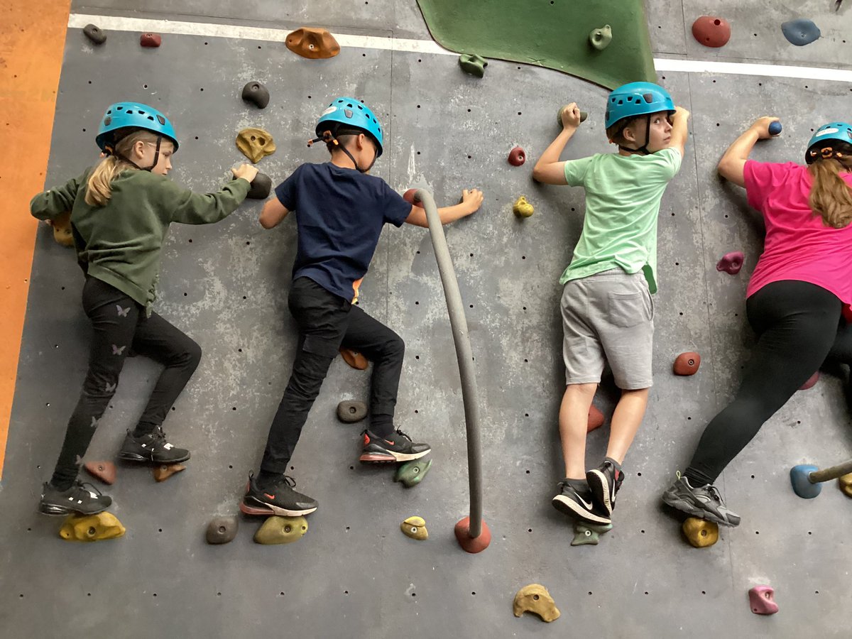 StThomasCofEAcademy tweet media