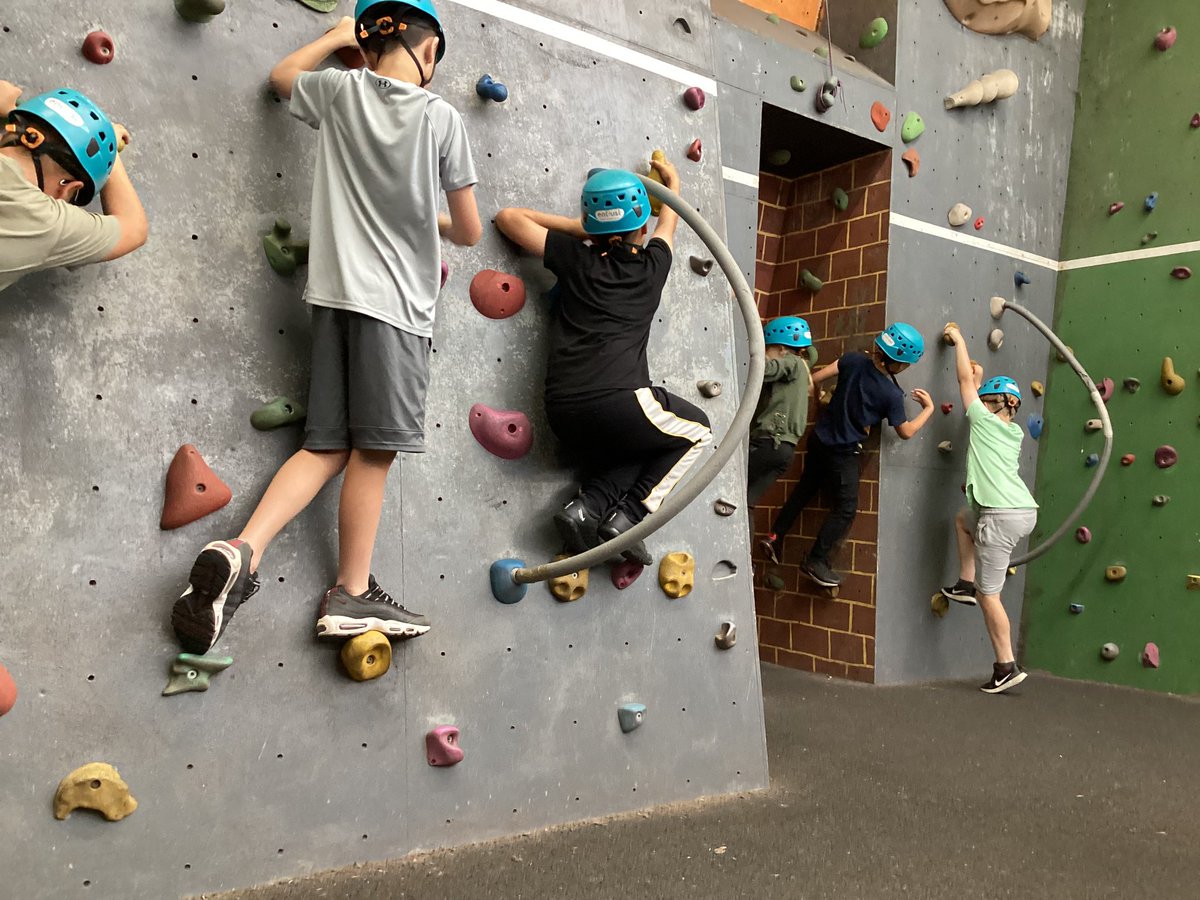 StThomasCofEAcademy tweet media