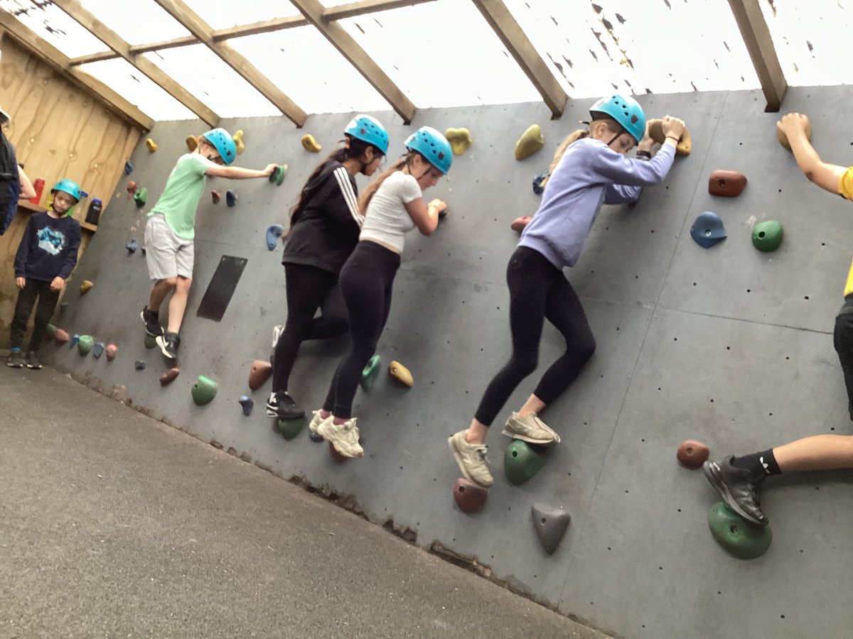 StThomasCofEAcademy tweet media