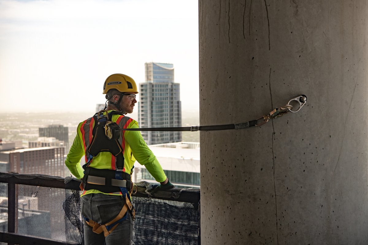 Access a higher standard of SRL. bit.ly/3i9kc4y
.
.
.
#FallProtection #Jobsite #Construction
