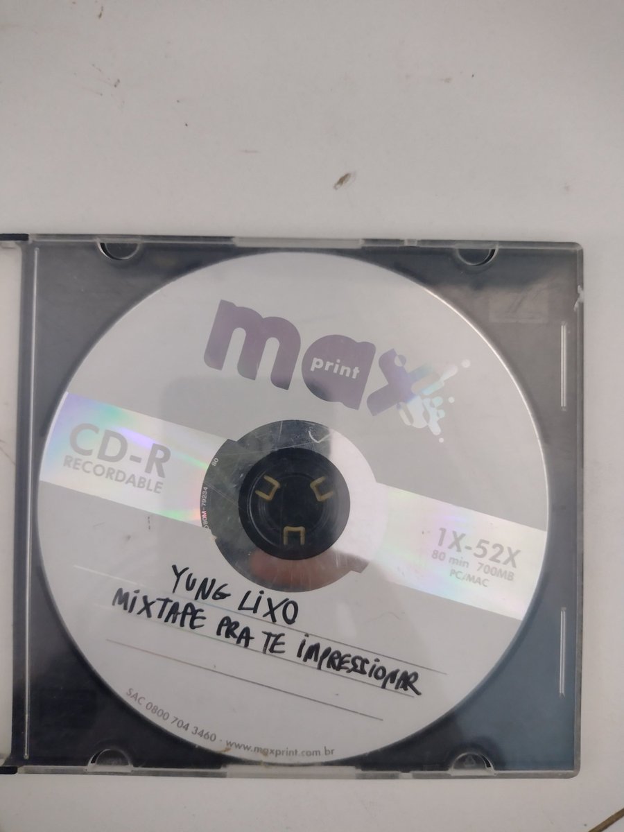 Fui escutar esta bomba e meu dvd tava quebrado