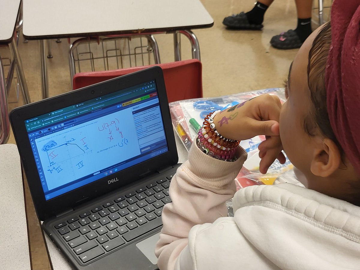 DrPleasant1908's tweet photo. #jcpsbackpackleague @KMSBobcats @jcpsbackpackleague is not all about the books. Students playing basketball with teachers, soccer, and coding. Can you get the robot to the other side? https://t.co/S50i7kkCOc
