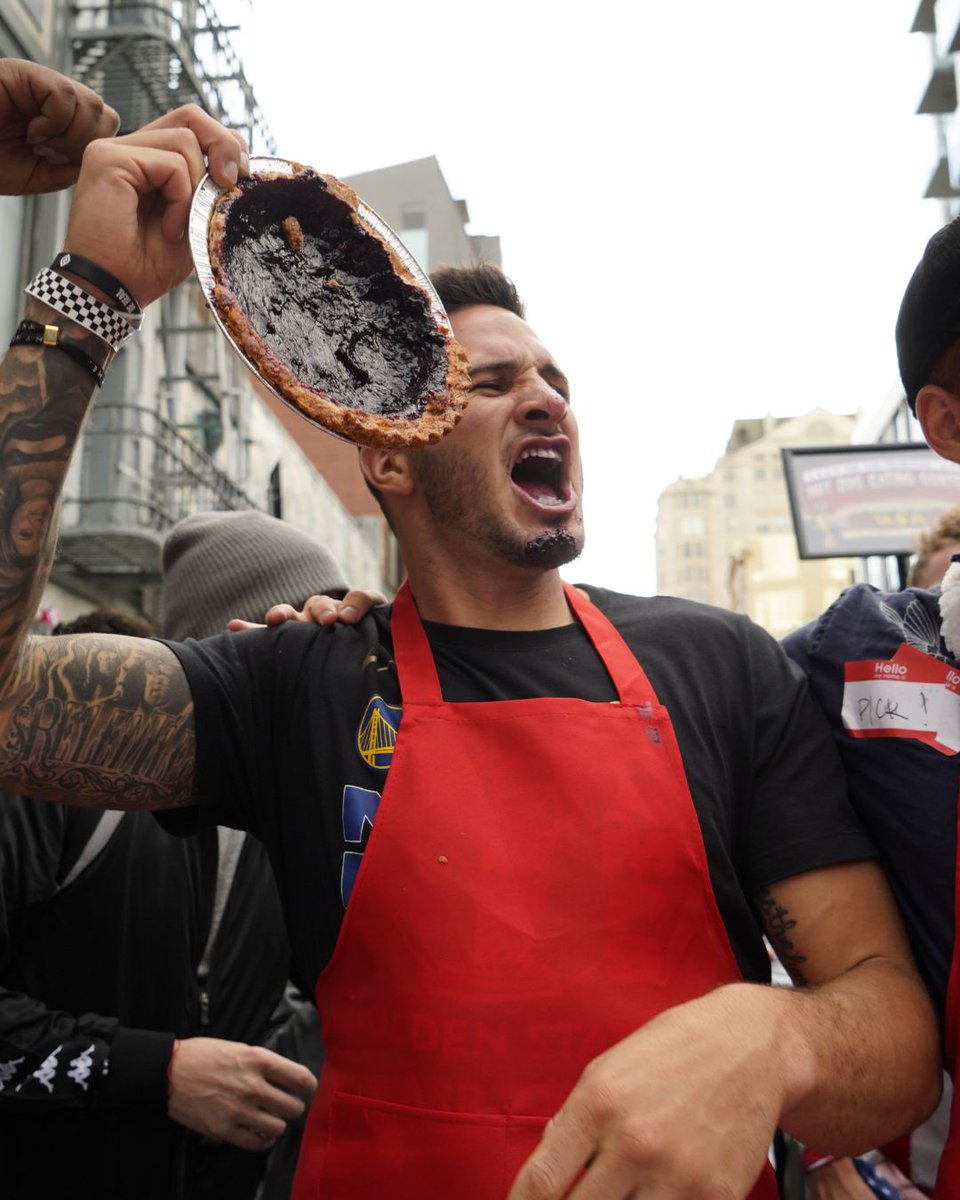 CrawlSF's tweet image. 🥧 Ready, set, pie! 🥧 Our 4th of July #pieeating contest was a wild, messy, and utterly hilarious affair. 📸 DM us to participate this year!

#CrawlSF #PieEatingContest #4thofJuly #SanFrancisco #SFevents #SFPubCrawls