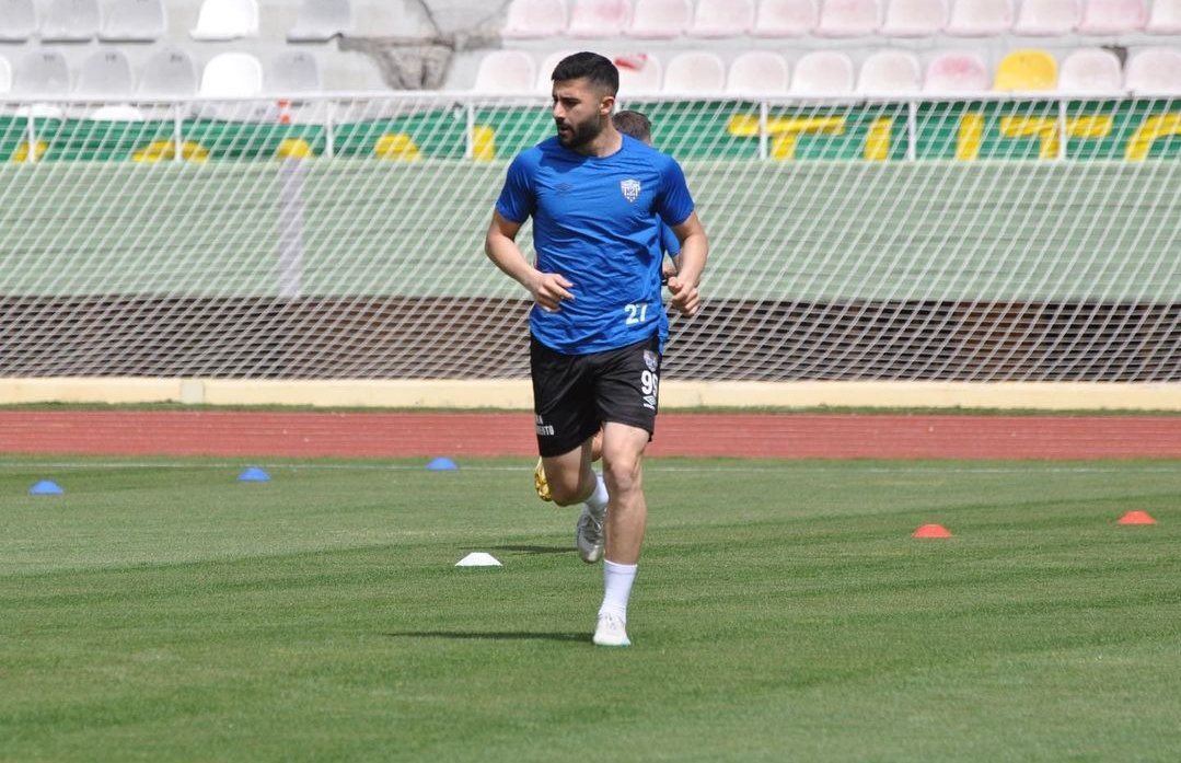 Beşiktaş, Emrecan Bulut için Somaspor’a 6 milyon TL ödeyecek. (Yağız Sabuncuoğlu)