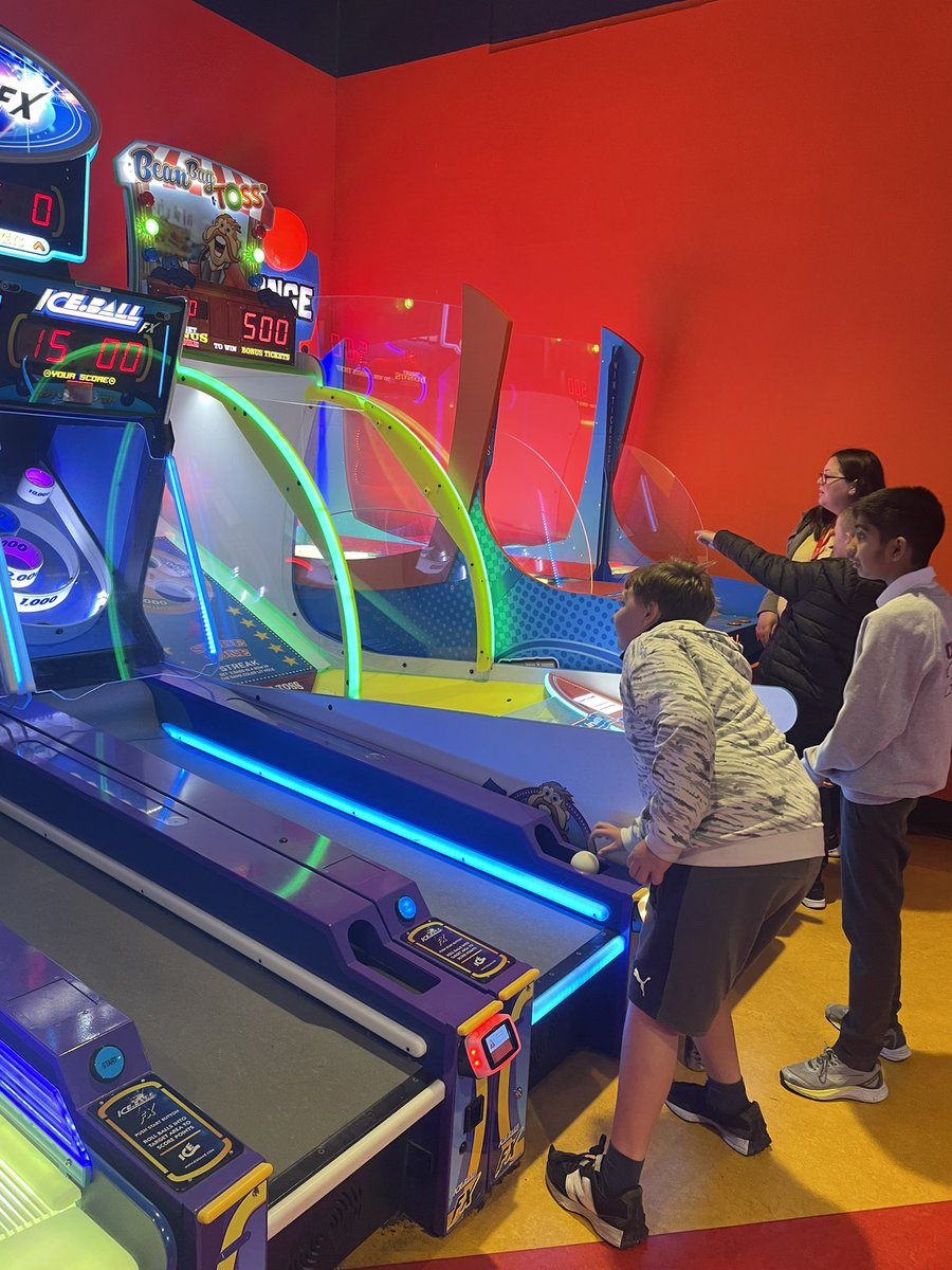 Some more P7 leavers fun! We had a great day at the arcades, laser tag and bowling! Followed by some ice cream in the rain! More photos to come 🎳🎰🍦