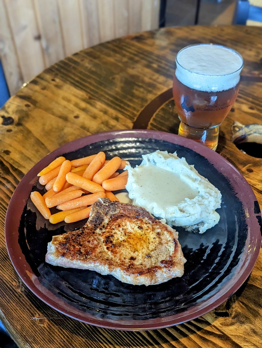 🐷🎀Food Special🎀🐷
When we say special, we mean it, introducing the Pork Chop Dinner. The star of this dish is the heritage breed Berkshire pork rib chop, served with vanilla glazed carrots and mashed potatoes with a savory gravy. #norsemenbrewingco #scratchkitchen