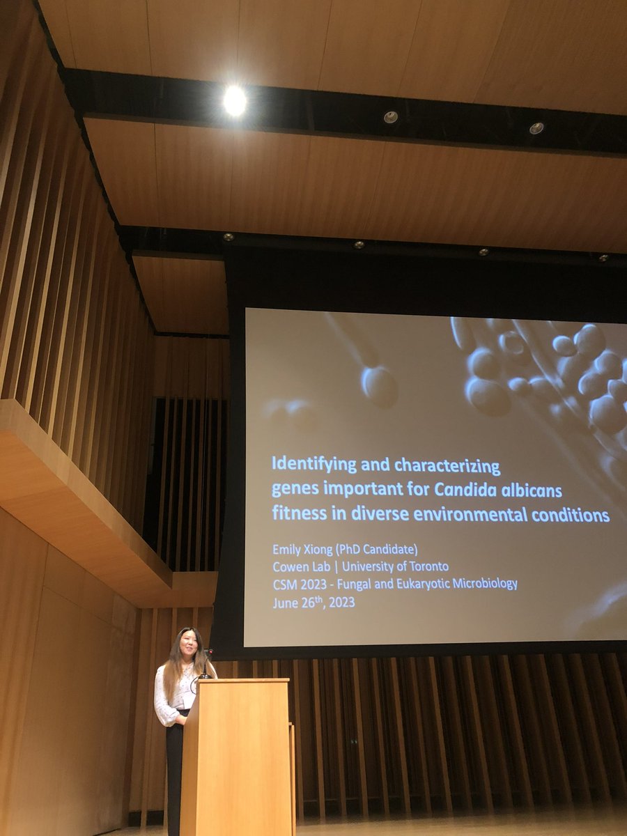 PhD candidate @EmXiong giving a fantastic talk on conditional essentiality in Candida albicans yesterday at #CSM2023 🍄
