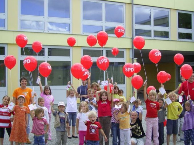 Hört auf die Kinder mit Ballons zu politisieren!!! 🤡
#Sonneberg #Ballongate