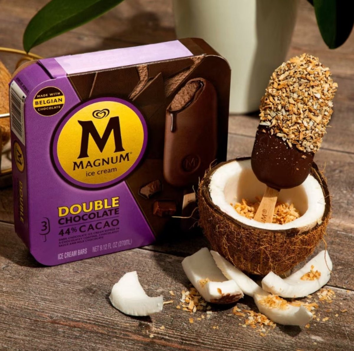 What do coconuts and Magnum ice cream bars have in common? 👀 ​ A cracking outer shell. 😎 ​ Unlock sweet summertime bliss with our Chocolate Toasted Coconut Bars recipe. Visit magnumicecream.com/us/en/recipes/… to follow along.