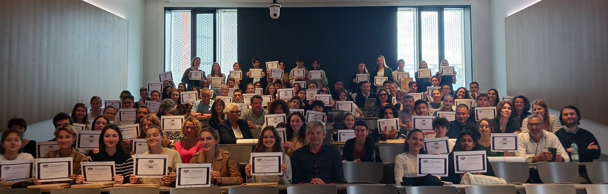 AcCreteil's tweet photo. ↪️ Retour sur les Olympiades académiques de #Géosciences. 
👏 Bravo à l’ensemble des lauréats et, en particulier, à Margot qui obtient le 1er prix et représentera l’@AcCreteil lors de la cérémonie nationale prévue à l'automne 👉 https://t.co/t8vG4RbYSQ https://t.co/KyXAowajcd