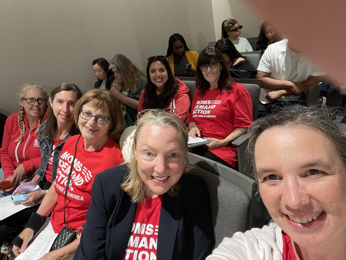 CA @MomsDemand vols are at the Capitol today to voice support for #SB2 (@Portantino) #SB241 (@DaveMinCA) #SB452 (@Cblakespear) #AB301 (@BauerKahan) #AB732 (@AsmMikeFong) #AB1089 (@AsmMikeGipson) #AB1420 (@AsmMarcBerman). These commonsense gun safety bills will save lives. #CALeg