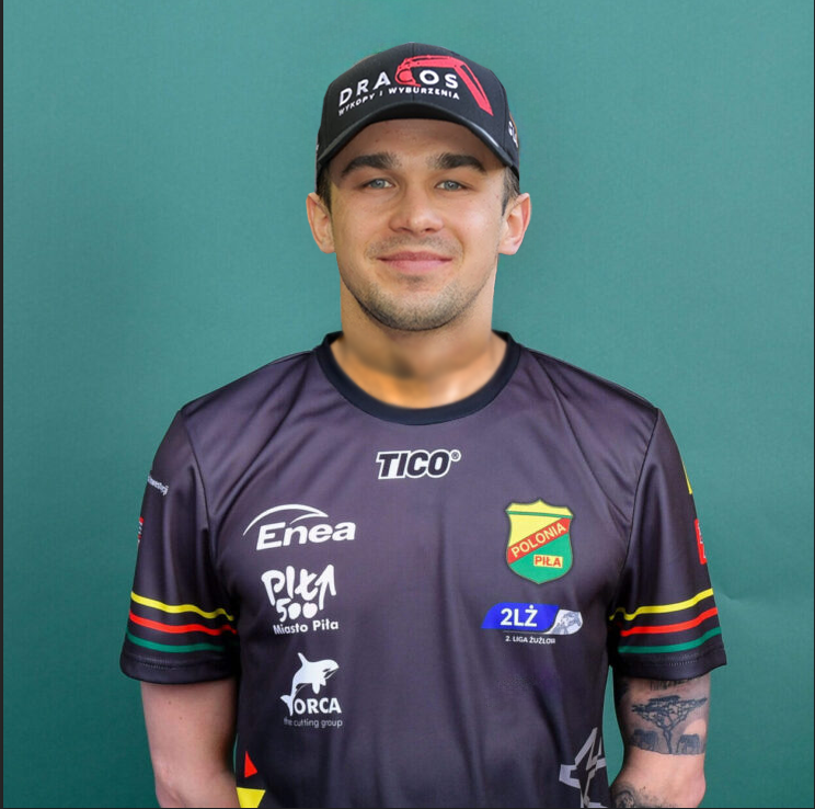 Arek41510's tweet photo. Wiktor Jasiński joins Polonia Piła from Stal Gorzów, fee agreed and done deal — here we go! 🚨📷 #KSSG Agreement between clubs just reached for 0PLN fee. Personal terms agreed two hours ago, Jasiński only wanted Piła. Medicals in the next days. #speedway https://t.co/bQs9M3UIjZ