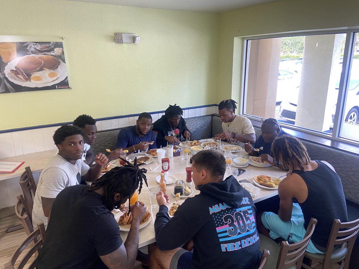 Coach E. Hickson tweet media