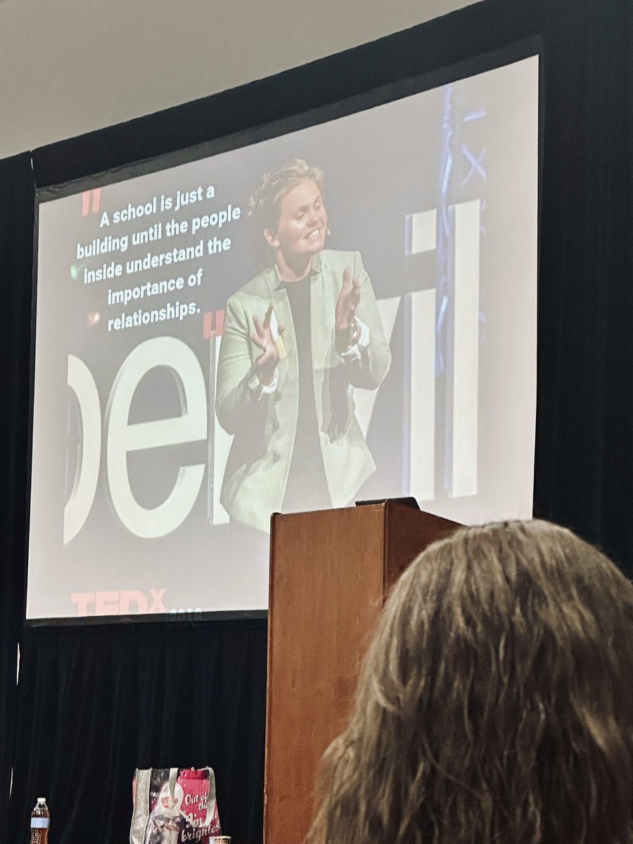 Melanie Smith tweet media