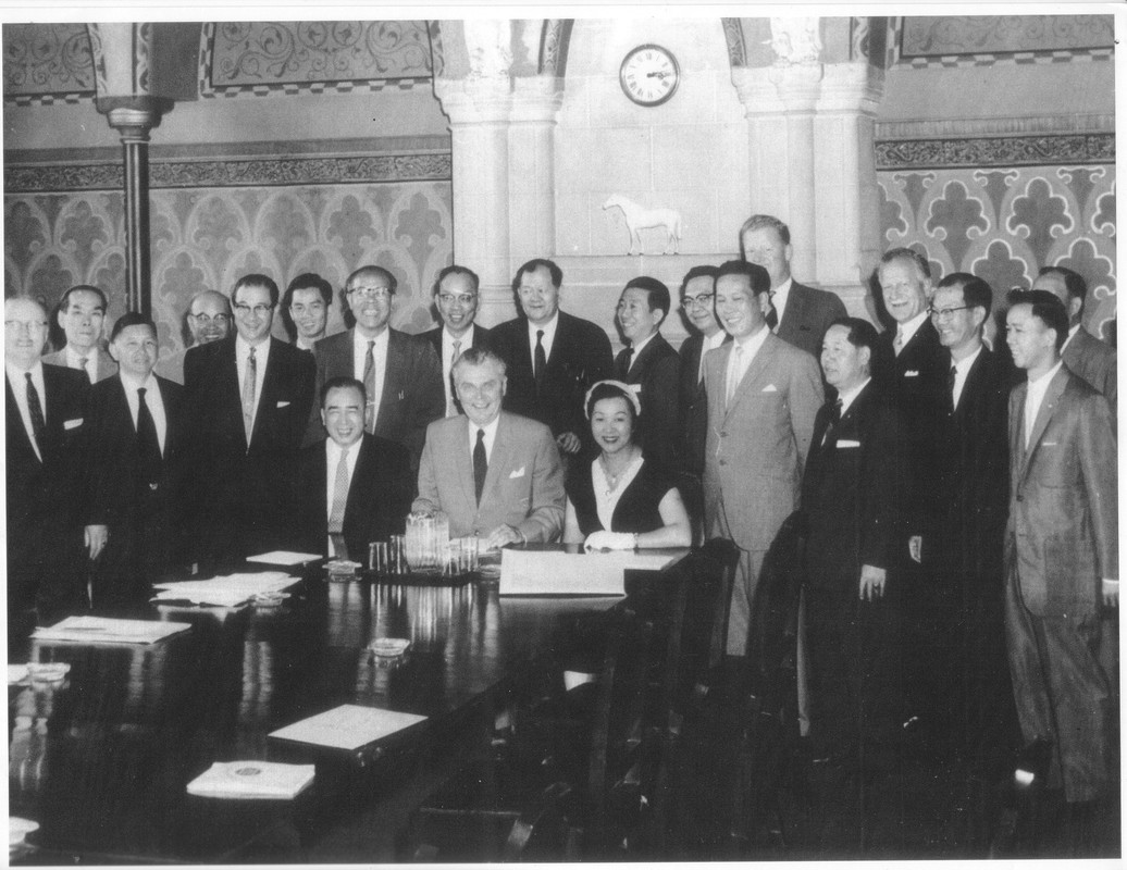 heritagetoronto's tweet photo. @torontolibrary Join us on #CanadaDay for a free event marking 100 years since the Chinese Exclusion Act with an unveiling of a new #HTplaque on the act and the community members who brought it down....

📷 Chinese-Canadian delegation meeting with Prime Minister, Ottawa, 1957, @ArleneChan1 👇 https://t.co/a0Fq3lznbw